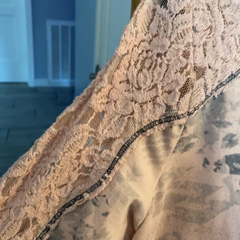 Jolt Pink Grey Lace Sweatshirt SZ LG - Picture 4 of 6